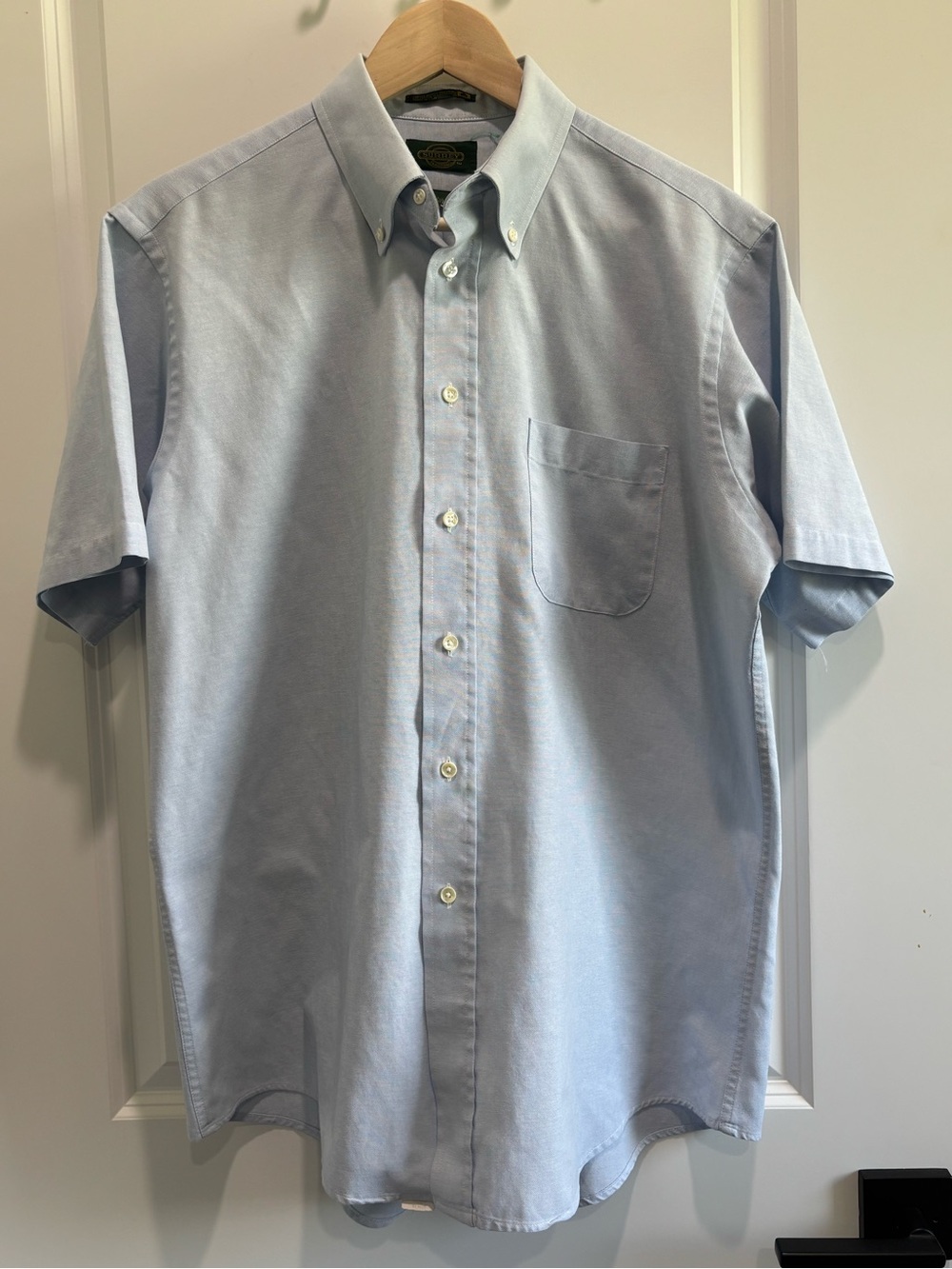 Men's Short-Sleeve Button-Down Oxford Shirt in Light Blue